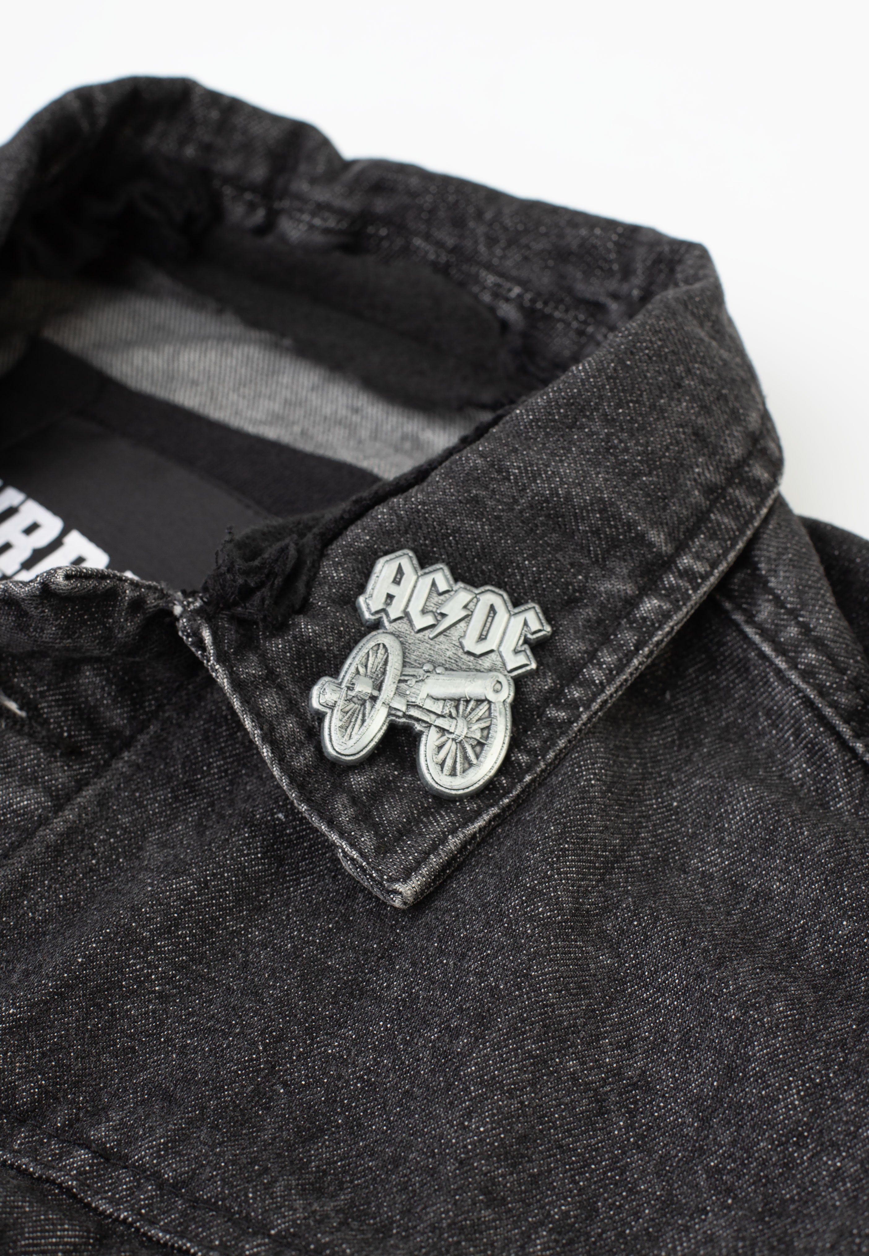 AC/DC - For Those About To Rock - Pin | Neutral-Image