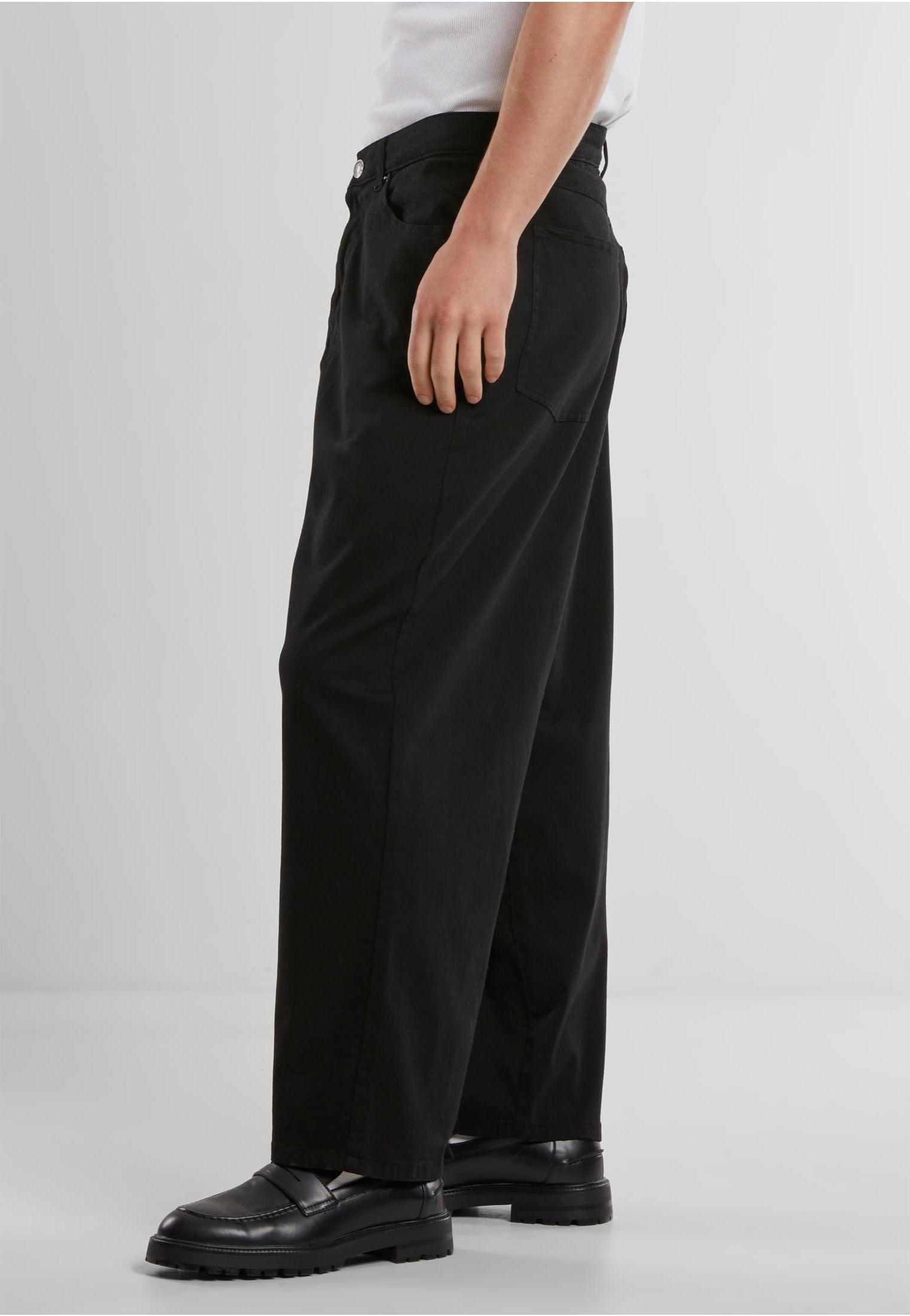 Urban Classics - Tapered Twill Baggy Black - Pants | Men-Image